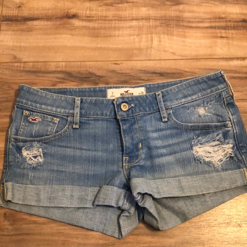 Hollister Jean distressed shorts